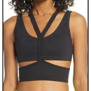 ALO Yoga Trackie Yoga Bra